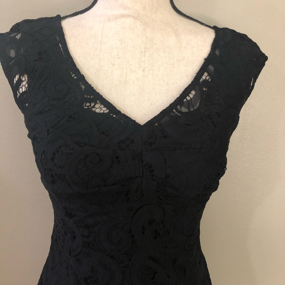 Lilly Pulitzer Lace Dress - Picture 4 of 9